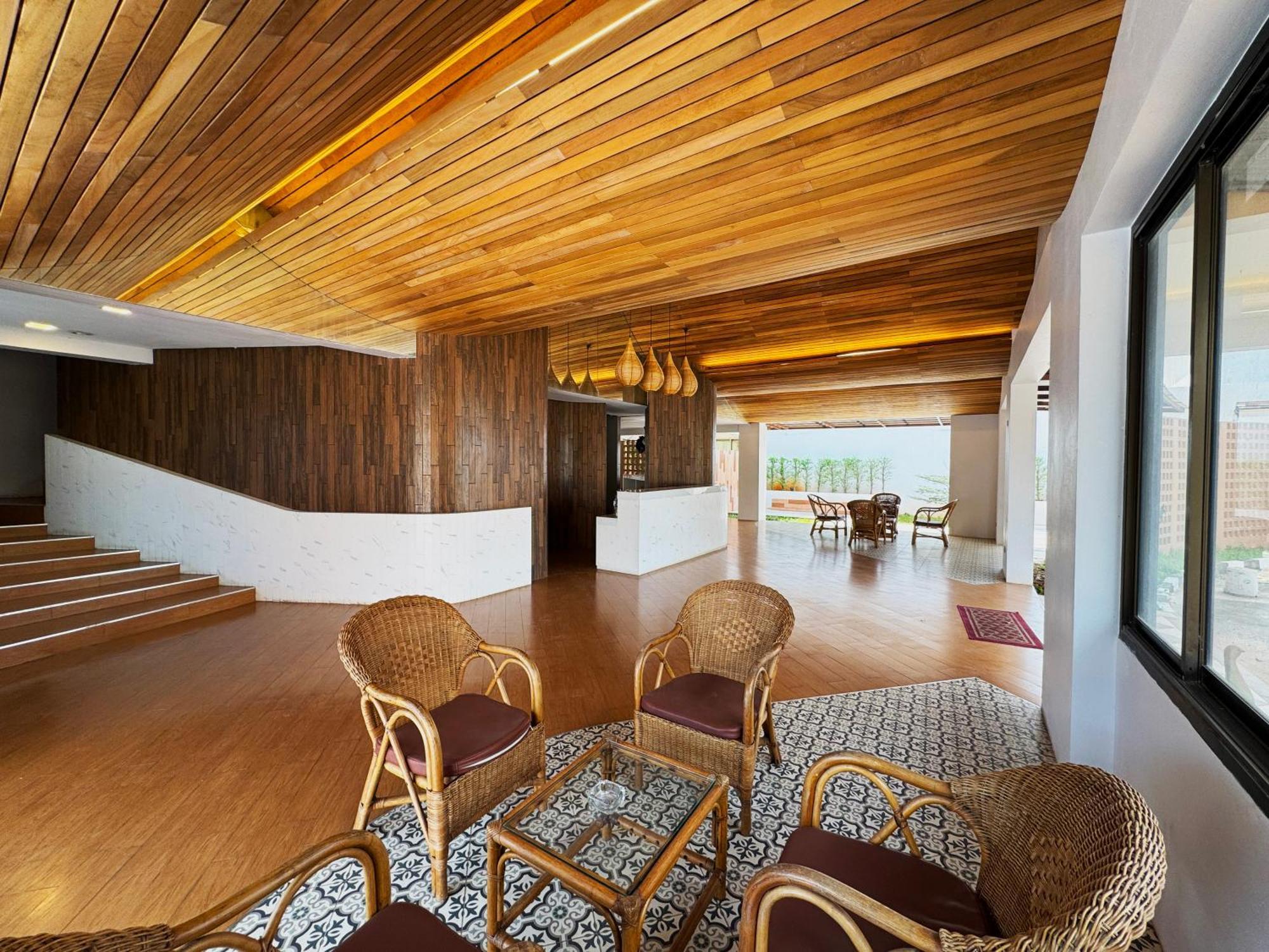 Plernpetch Hotel Surat Thani Exterior photo