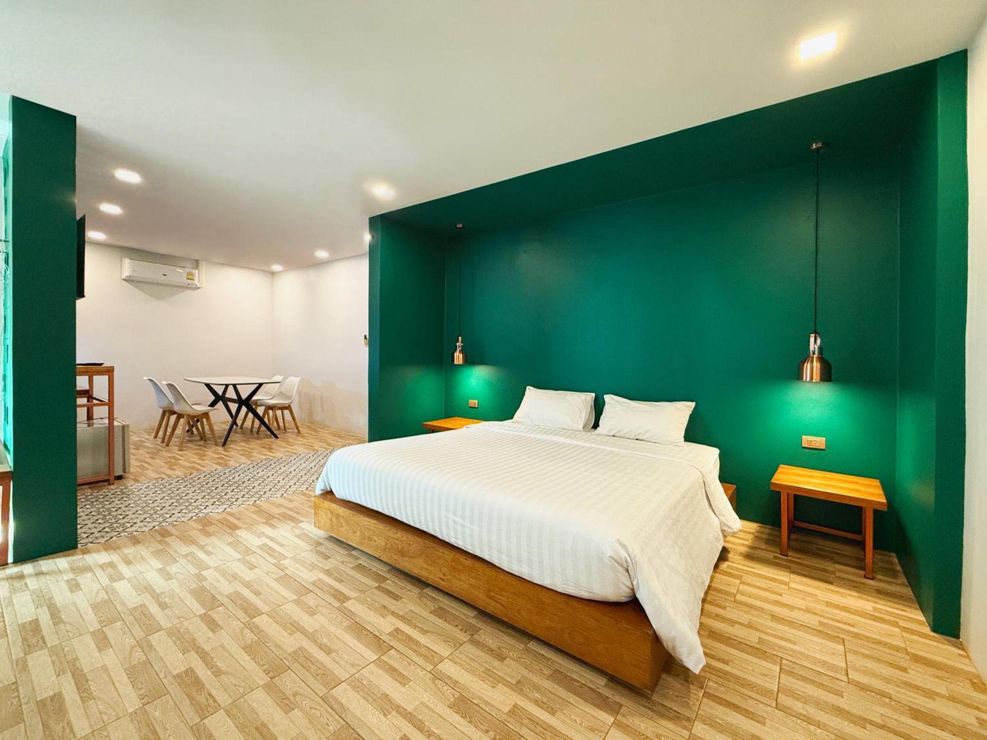 Plernpetch Hotel Surat Thani Exterior photo